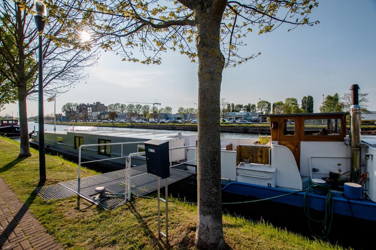 Houseboat Jana - With Sauna And Terrace Hotell Brygge Exteriör bild