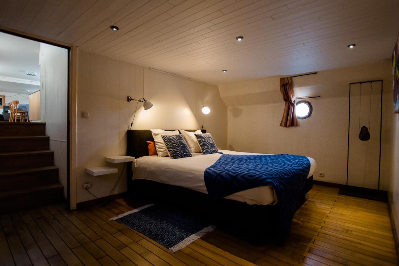 Houseboat Jana - With Sauna And Terrace Hotell Brygge Exteriör bild