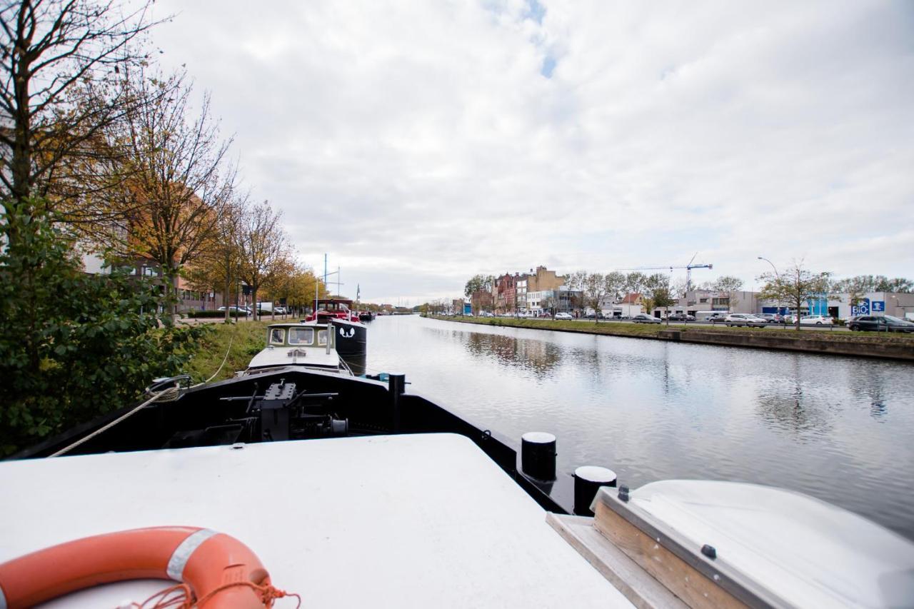 Houseboat Jana - With Sauna And Terrace Hotell Brygge Exteriör bild